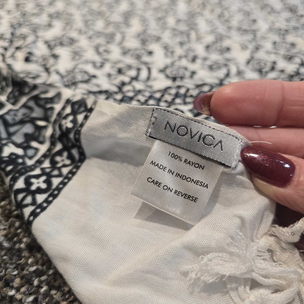 Indonesian White Sun Sarong - Picture 6 of 8